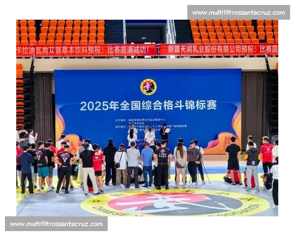 综合格斗赛激烈对抗后选手冲突引发舆论热议 综合格斗赛激烈对抗后选手冲突引发舆论热议
